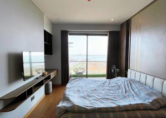 Citadines Sea View *