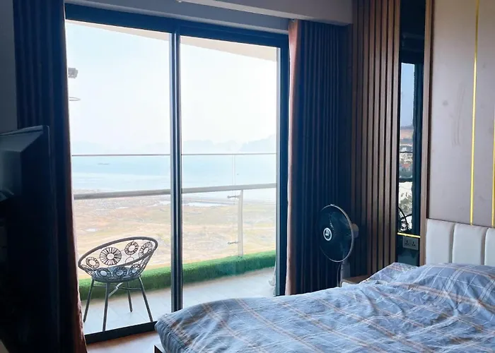 Citadines Sea View Apartment Ha Long
